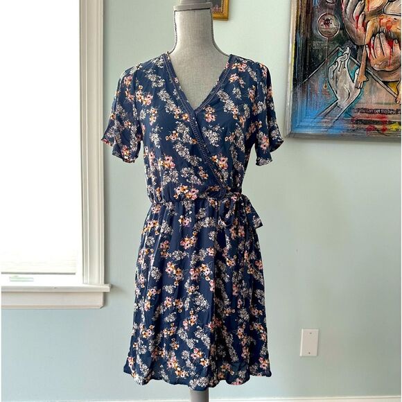 Sienna Sky Boho Blue Flower Floral Wrap Dress size Medium - Picture 1 of 9